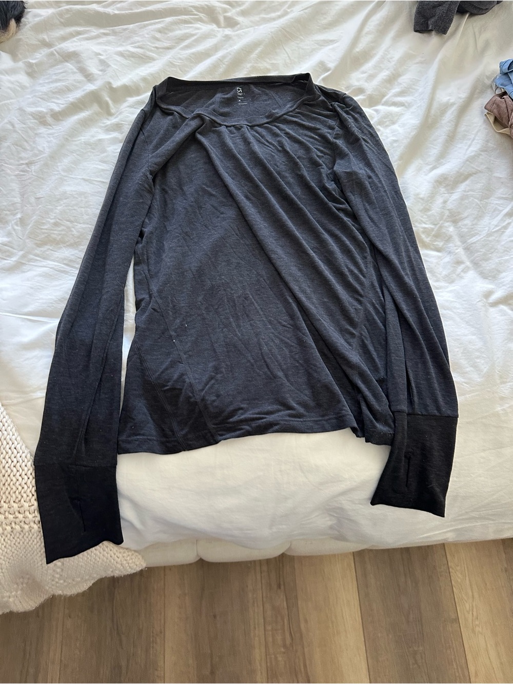 GAP Fit Black Heather Crewneck Long Sleeve Top